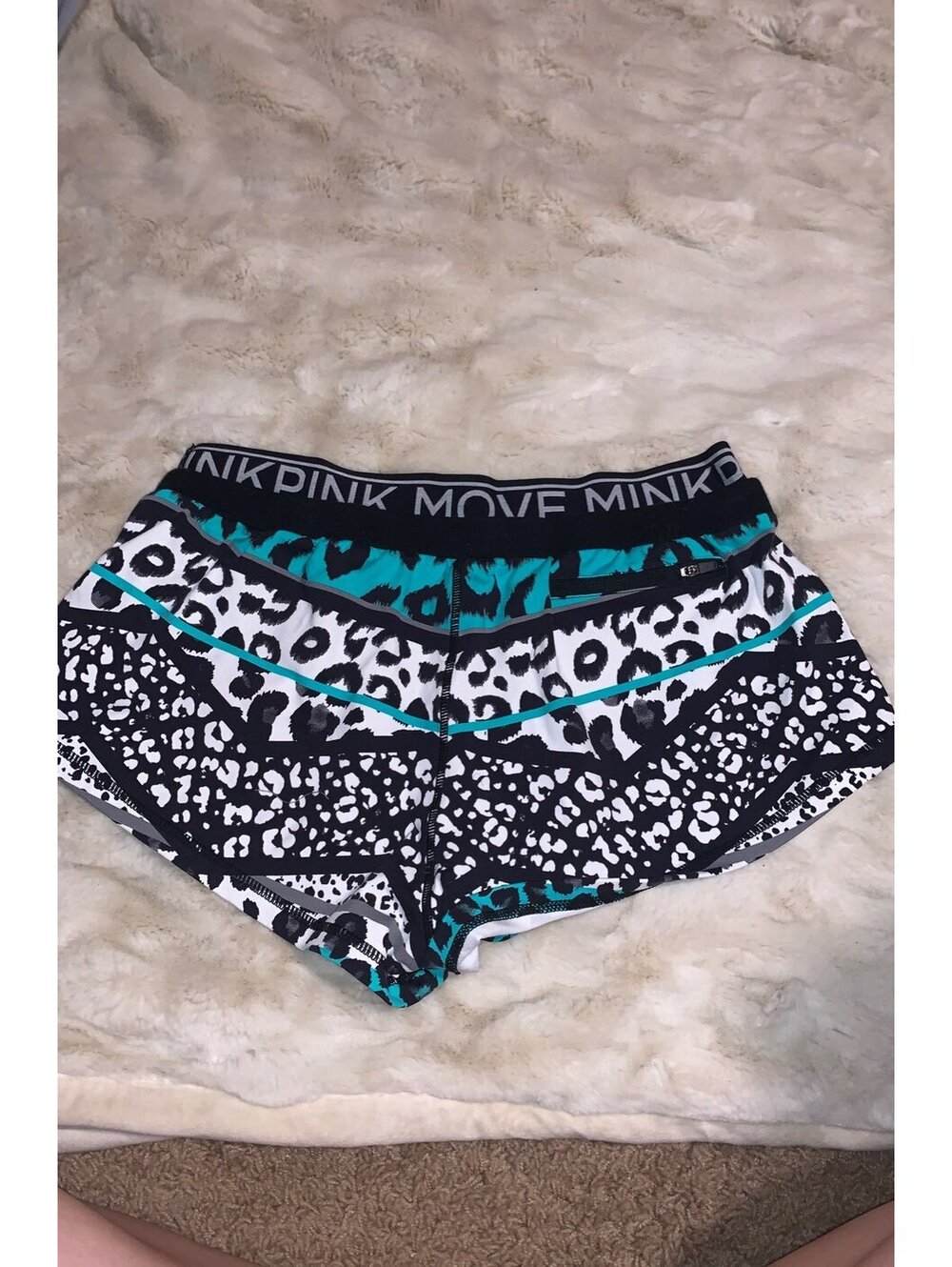 MinkPink Shorts - Picture 2 of 3
